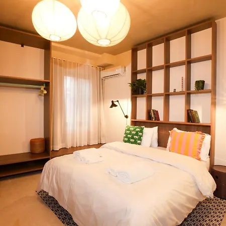 Dogpound Guest house Athens